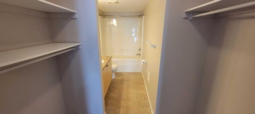 101-1615 41 Street, Edson, AB - Indoor Photo Showing Other Room