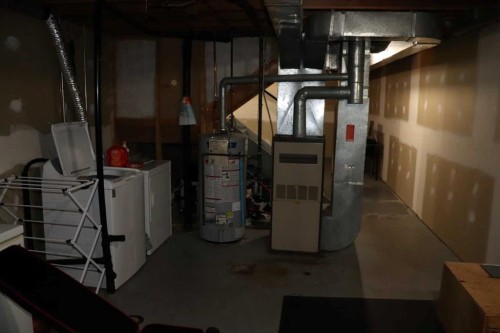 22-5437 10 Avenue, Edson, AB - Indoor Photo Showing Basement