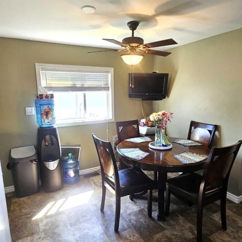 613 53 Street, Edson, AB - Indoor Photo Showing Dining Room
