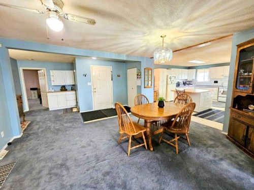 2718 Jackson Street, Wabasca, AB - Indoor Photo Showing Dining Room