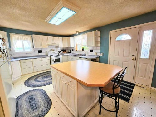 2718 Jackson Street, Wabasca, AB - Indoor Photo Showing Kitchen