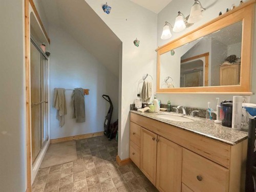 640002 Range Road 230.6, Rural Athabasca County, AB - Indoor Photo Showing Bathroom