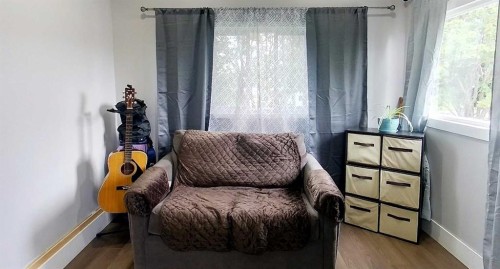 5124 8 Avenue, Edson, AB - Indoor Photo Showing Bedroom