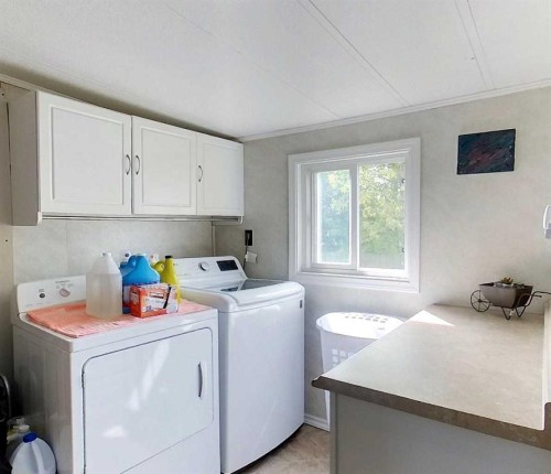 5124 8 Avenue, Edson, AB - Indoor Photo Showing Laundry Room