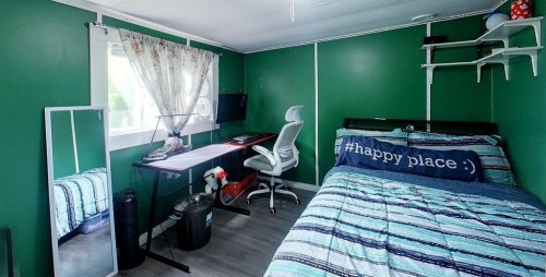 5124 8 Avenue, Edson, AB - Indoor Photo Showing Bedroom