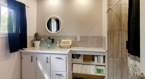 5124 8 Avenue, Edson, AB - Indoor Photo Showing Bathroom