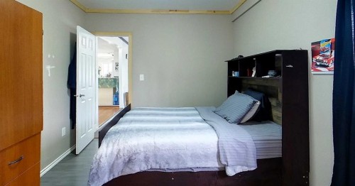 5124 8 Avenue, Edson, AB - Indoor Photo Showing Bedroom