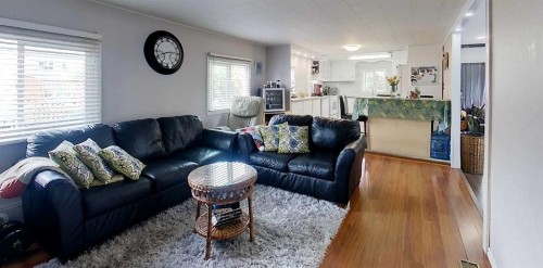 5124 8 Avenue, Edson, AB - Indoor Photo Showing Living Room