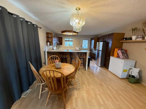 4810 16 Avenue, Edson, AB - Indoor Photo Showing Dining Room
