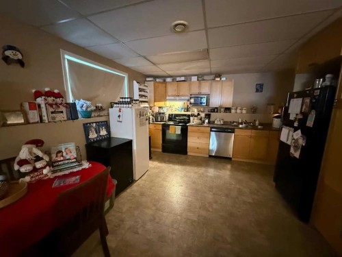 4810 16 Avenue, Edson, AB - Indoor Photo Showing Kitchen