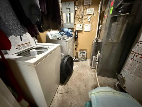 4810 16 Avenue, Edson, AB - Indoor Photo Showing Laundry Room