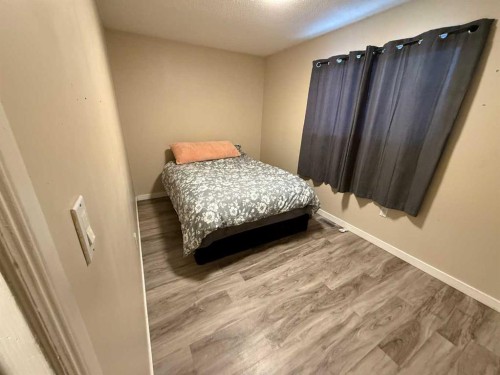 4810 16 Avenue, Edson, AB - Indoor Photo Showing Bedroom