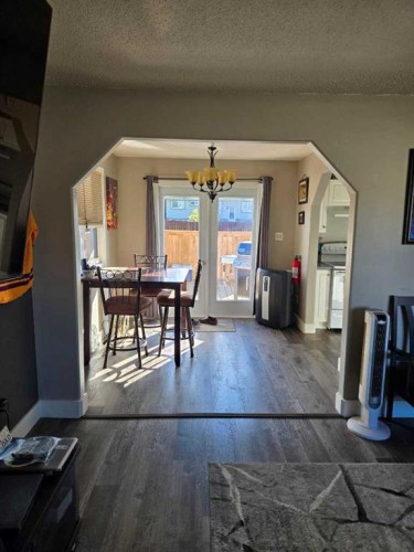 525 6 Avenue, Fox Creek, AB - Indoor