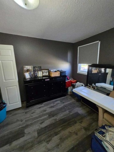 525 6 Avenue, Fox Creek, AB - Indoor