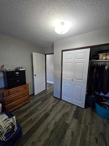 525 6 Avenue, Fox Creek, AB - Indoor