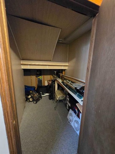 525 6 Avenue, Fox Creek, AB - Indoor Photo Showing Other Room