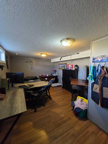 525 6 Avenue, Fox Creek, AB - Indoor Photo Showing Other Room