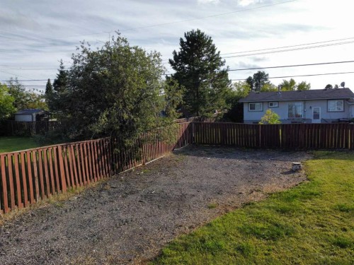 525 6 Avenue, Fox Creek, AB - Outdoor