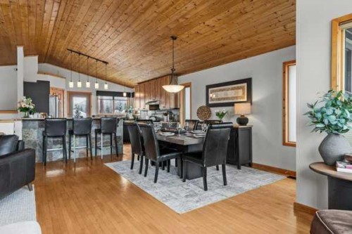 101 Wapiti Close, Canmore, AB - Indoor Photo Showing Dining Room