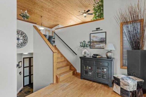 101 Wapiti Close, Canmore, AB - Indoor Photo Showing Other Room