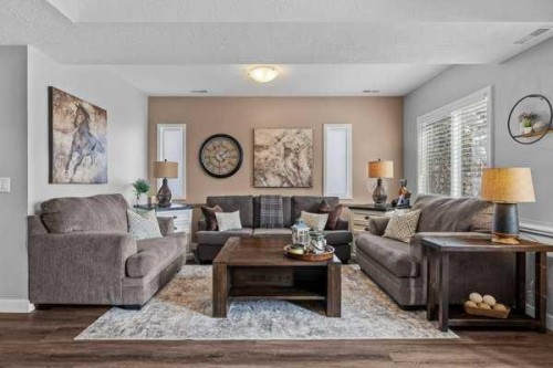 101 Wapiti Close, Canmore, AB - Indoor Photo Showing Living Room