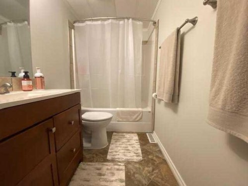 126 Nickerson Avenue, Hinton, AB - Indoor Photo Showing Bathroom
