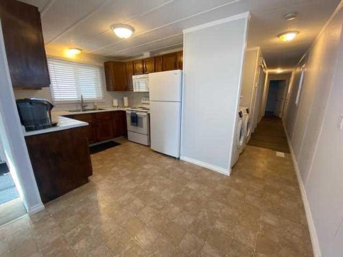 126 Nickerson Avenue, Hinton, AB - Indoor Photo Showing Kitchen