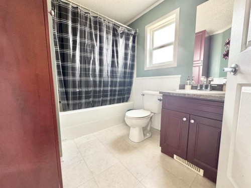 28 Keystone Place, Whitecourt, AB 