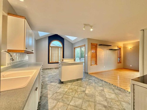 131 Tocher Avenue, Hinton, AB - Indoor