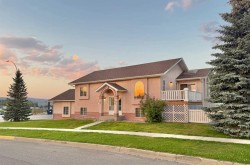 131 Tocher Avenue  Hinton, AB T7V 1H3