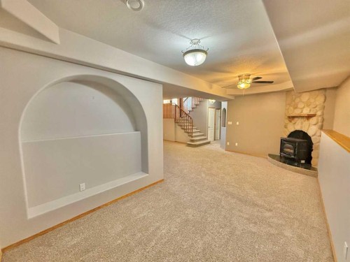 131 Tocher Avenue, Hinton, AB - Indoor Photo Showing Other Room