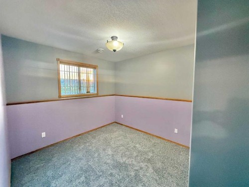 131 Tocher Avenue, Hinton, AB - Indoor Photo Showing Other Room