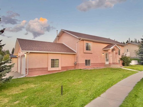 131 Tocher Avenue, Hinton, AB - Outdoor