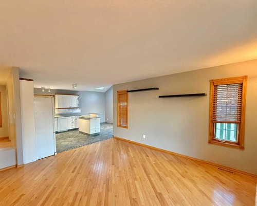 131 Tocher Avenue, Hinton, AB - Indoor Photo Showing Other Room