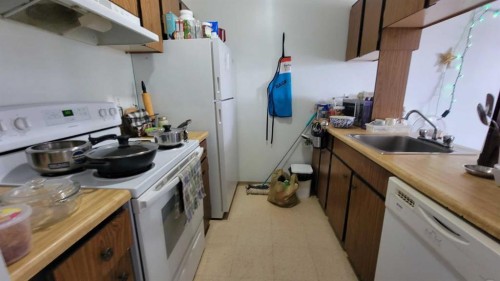 306-5317 5 Avenue, Edson, AB - Indoor Photo Showing Kitchen