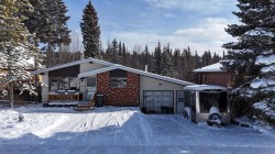139 REIMER Drive  Hinton, AB T7V 1K1