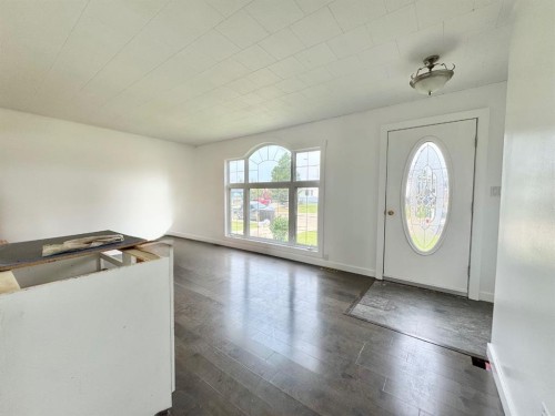 27 Centenial Crescent, Swan Hills, AB - Indoor Photo Showing Other Room