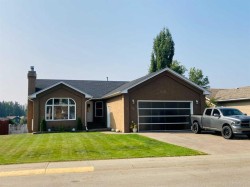 36 Pineview Road  Whitecourt, AB T7S 1H8