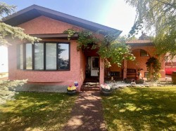 565 Mountain Street  Hinton, AB T7V 1J6