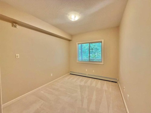 305-109 Seabolt Drive, Hinton, AB - Indoor Photo Showing Other Room