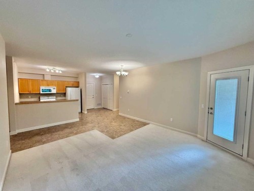 305-109 Seabolt Drive, Hinton, AB - Indoor Photo Showing Other Room