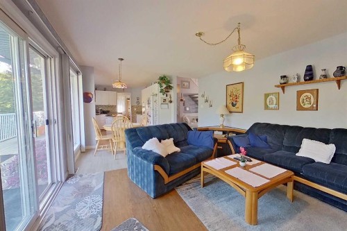 4102 Hees Drive, Athabasca, AB - Indoor Photo Showing Living Room
