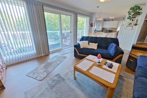 4102 Hees Drive, Athabasca, AB - Indoor Photo Showing Living Room