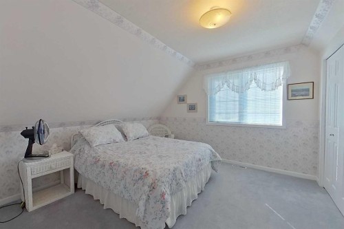 4102 Hees Drive, Athabasca, AB - Indoor Photo Showing Bedroom