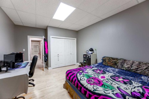 6-24426 East River Road, Hinton, AB - Indoor Photo Showing Bedroom