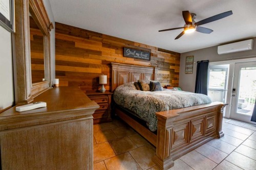 6-24426 East River Road, Hinton, AB - Indoor Photo Showing Bedroom