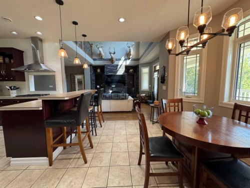 100 Aspen Drive, Athabasca, AB - Indoor Photo Showing Dining Room