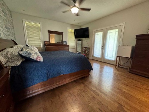 100 Aspen Drive, Athabasca, AB - Indoor Photo Showing Bedroom