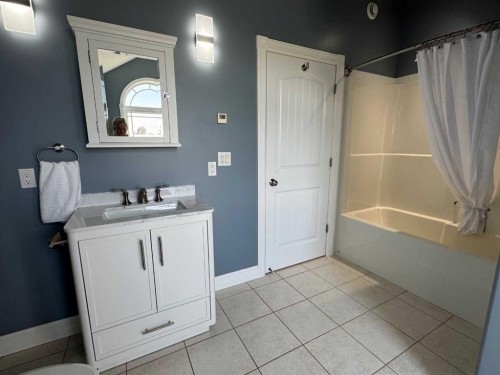 100 Aspen Drive, Athabasca, AB - Indoor Photo Showing Bathroom