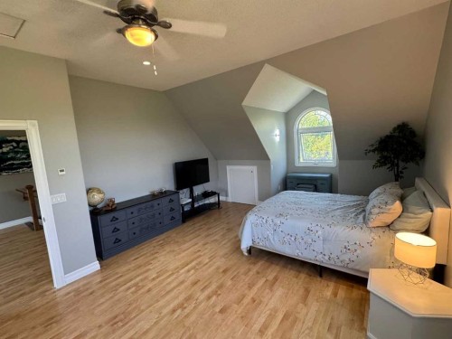 100 Aspen Drive, Athabasca, AB - Indoor Photo Showing Bedroom